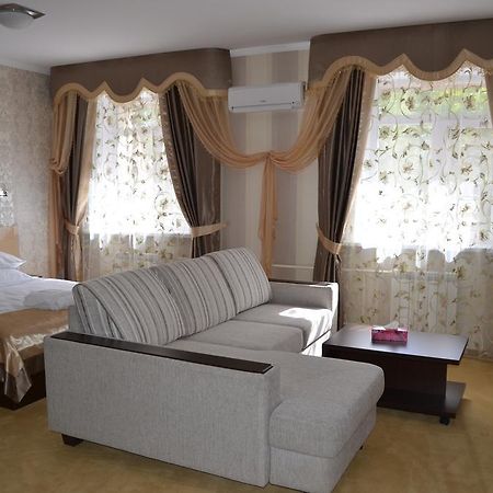 Mereke Hotel Ustʼ-Kamenogorsk Chambre photo