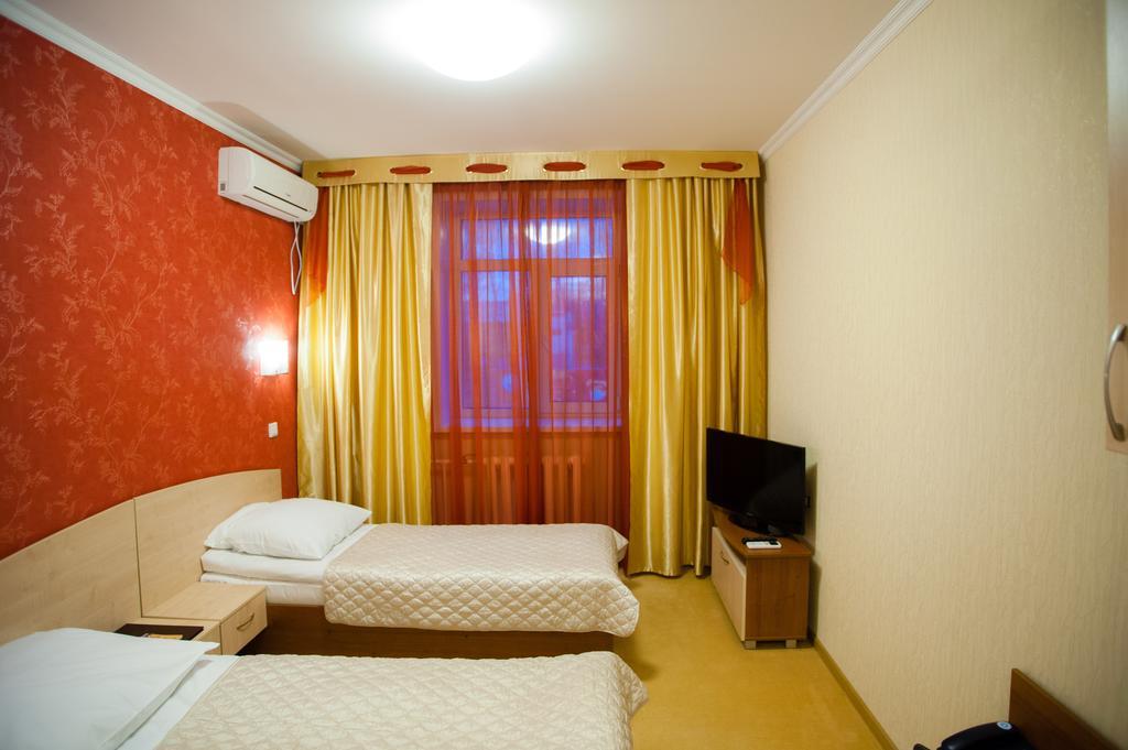 Mereke Hotel Ustʼ-Kamenogorsk Extérieur photo