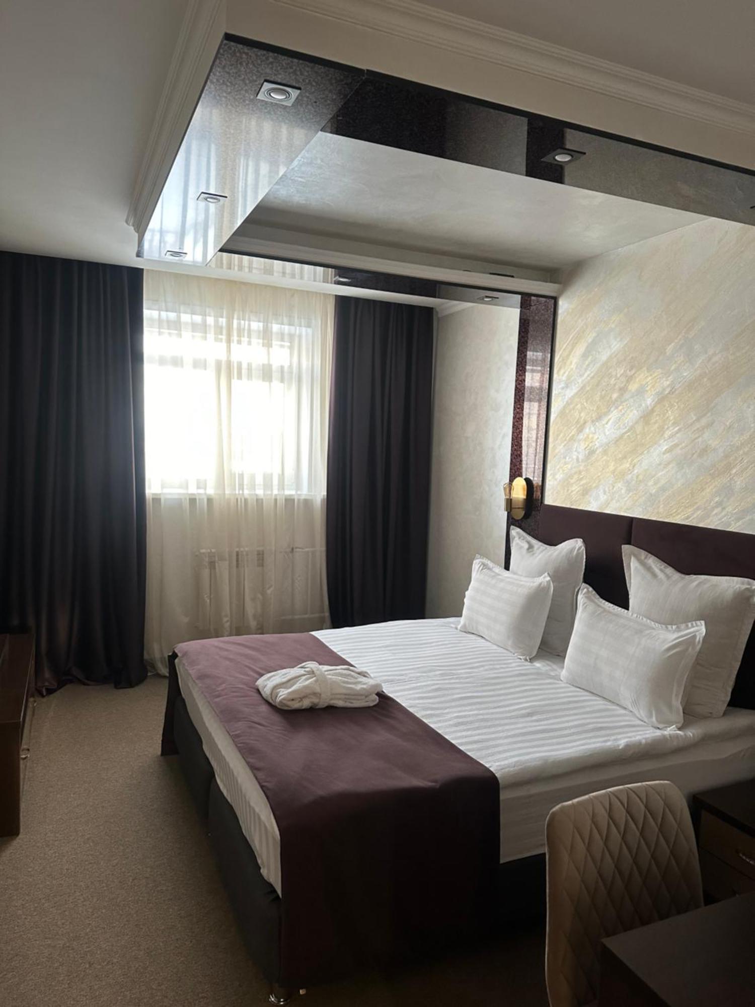 Mereke Hotel Ustʼ-Kamenogorsk Extérieur photo