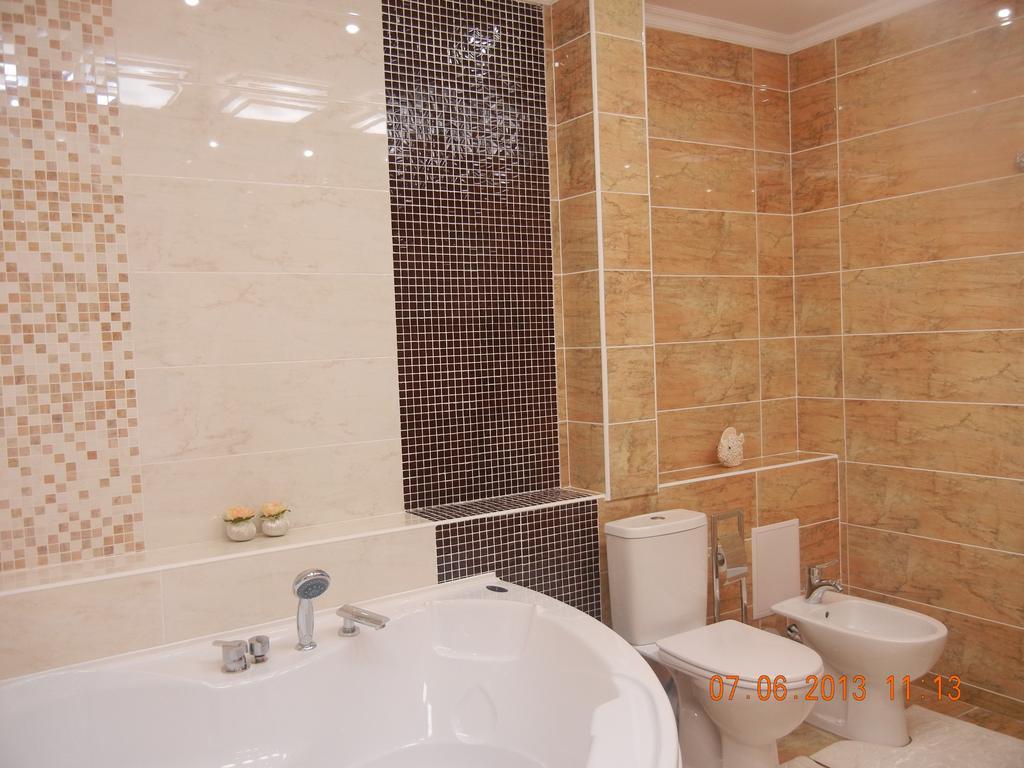 Mereke Hotel Ustʼ-Kamenogorsk Chambre photo