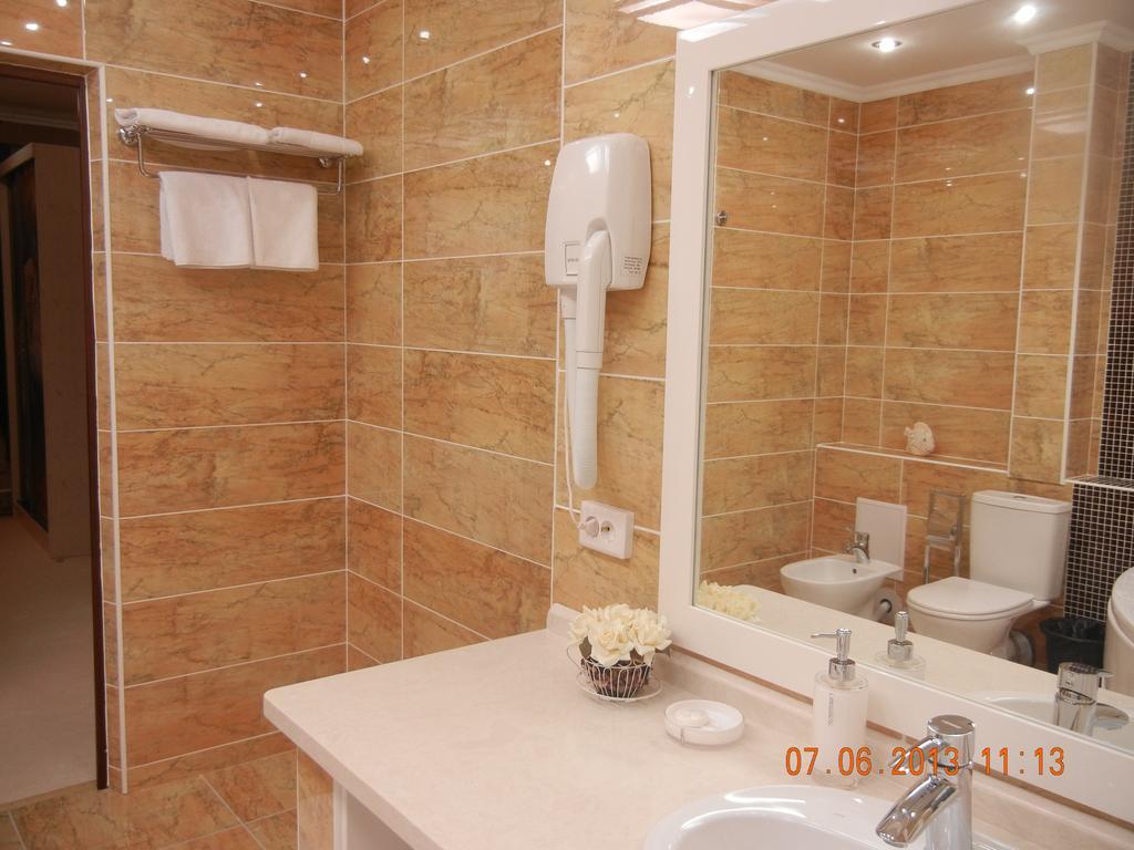 Mereke Hotel Ustʼ-Kamenogorsk Chambre photo