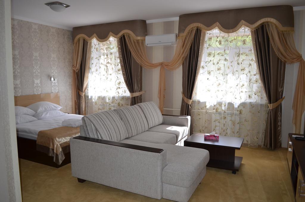 Mereke Hotel Ustʼ-Kamenogorsk Chambre photo