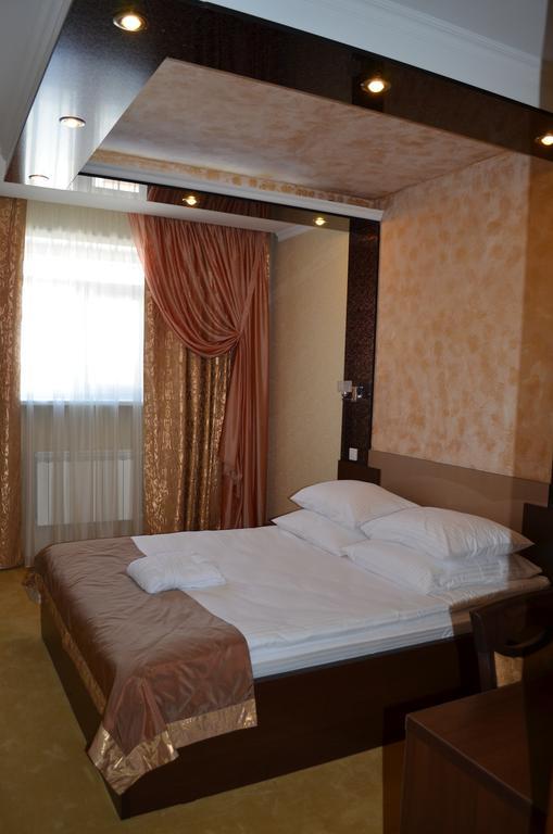 Mereke Hotel Ustʼ-Kamenogorsk Chambre photo