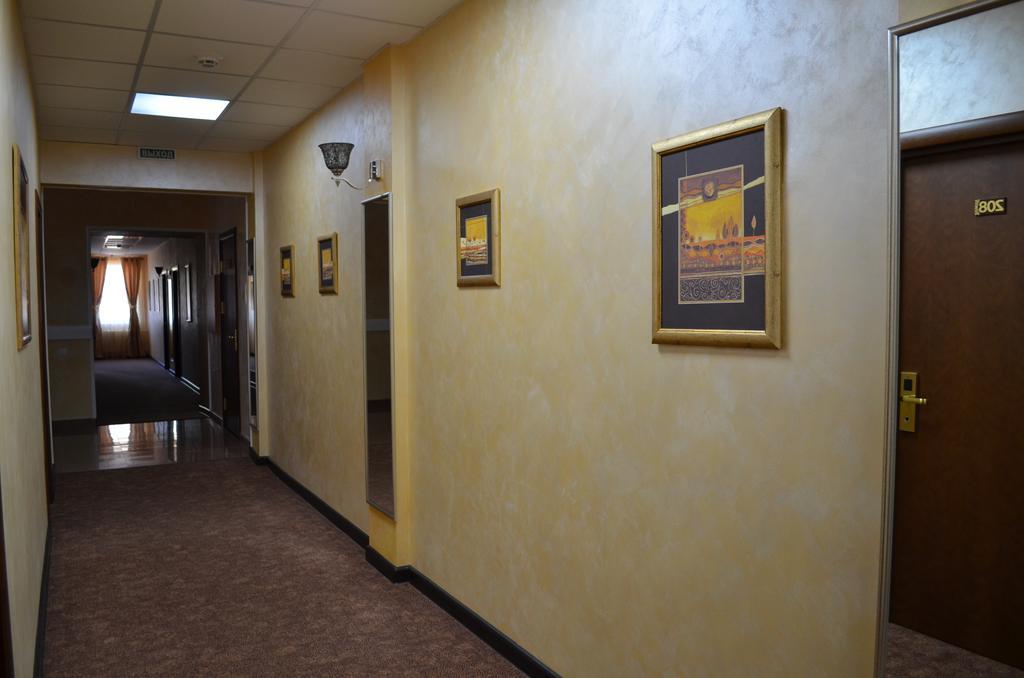 Mereke Hotel Ustʼ-Kamenogorsk Extérieur photo