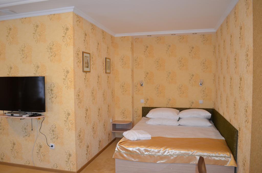 Mereke Hotel Ustʼ-Kamenogorsk Chambre photo