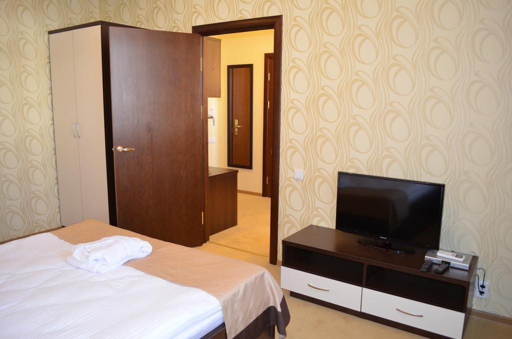 Mereke Hotel Ustʼ-Kamenogorsk Chambre photo