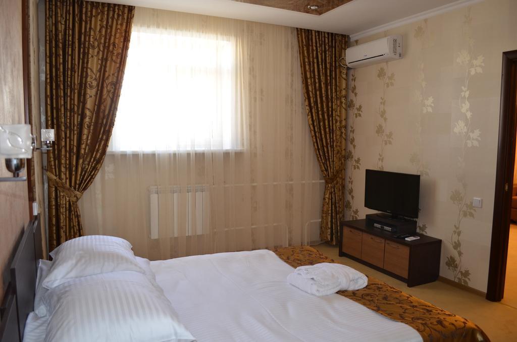 Mereke Hotel Ustʼ-Kamenogorsk Chambre photo
