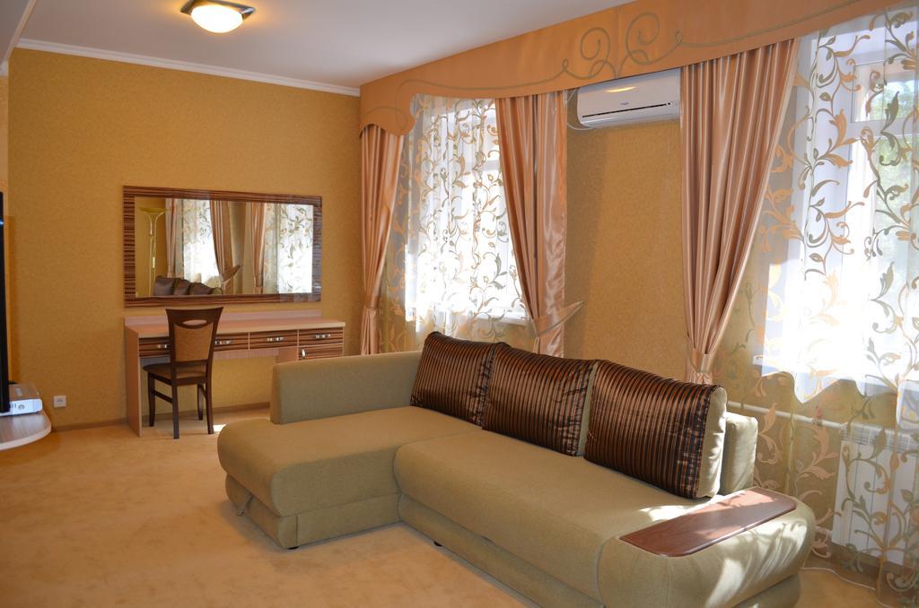Mereke Hotel Ustʼ-Kamenogorsk Chambre photo
