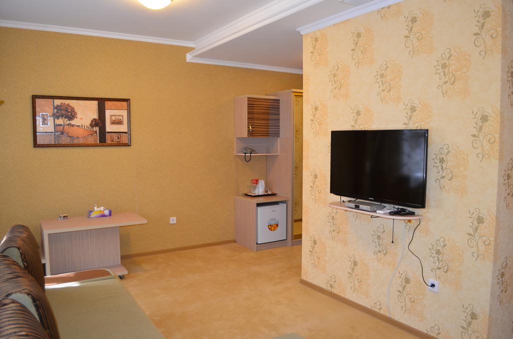 Mereke Hotel Ustʼ-Kamenogorsk Chambre photo