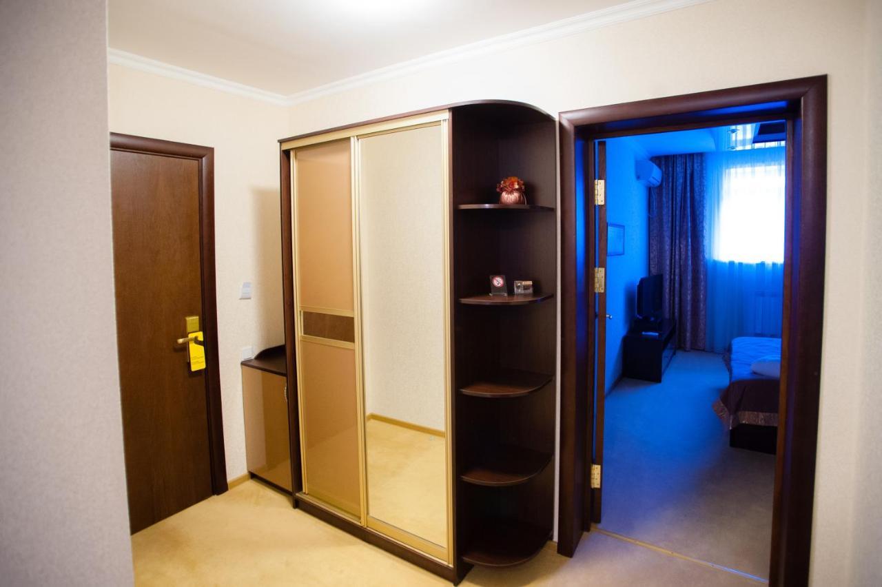 Mereke Hotel Ustʼ-Kamenogorsk Extérieur photo
